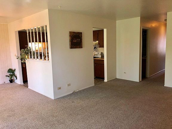3rd image of 375 Sandalwood Ln