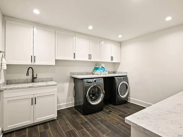 1241 Coast Blvd — Photo 48