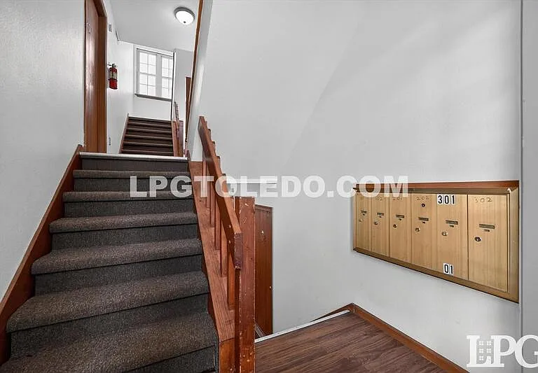 811 Hilltop Ln #201 — Photo 6