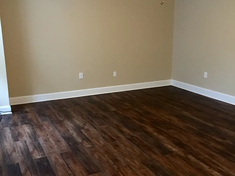 Huntington Apartments — Photo 76