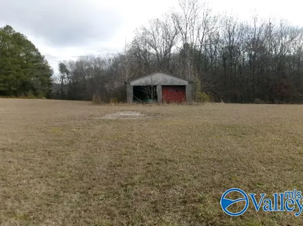 142 Milton Airport Rd, Laceys Spring, AL 35754