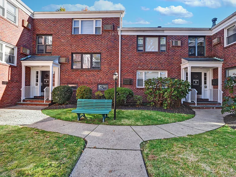 Garwood Gardens Apartments — Photo 1
