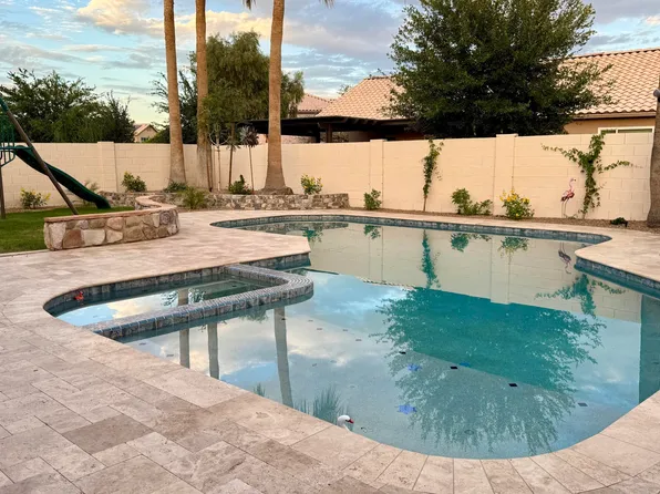 851 N PINEVIEW Drive, Chandler, AZ 85226
