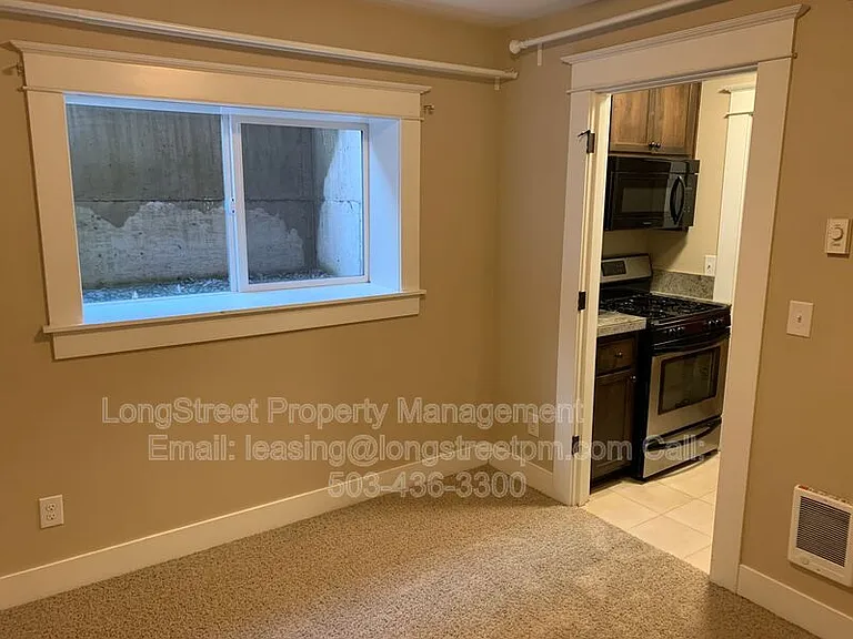 532 NE Sumner St #B — Photo 9