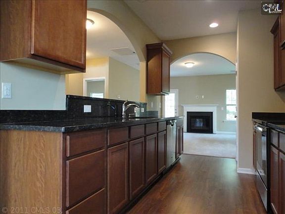5th image of 332 Eastfair Dr
