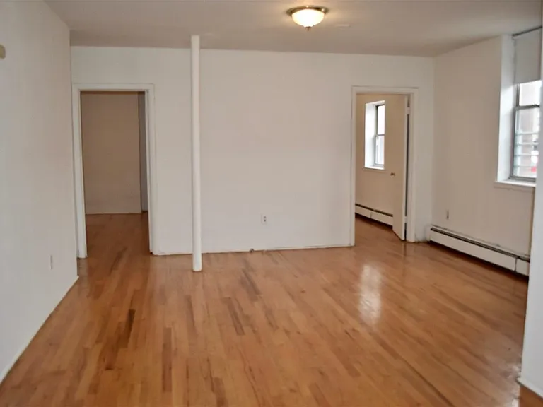 1040 Willow Ave #10B — Photo 3