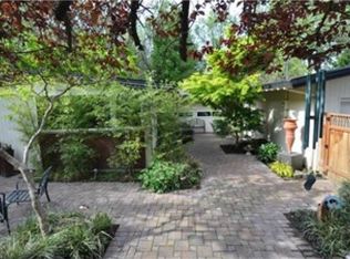 7636 SE 34th St, Mercer Island, WA 98040