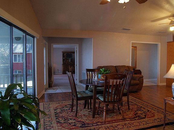 5th image of 242 N Evergreen Dr