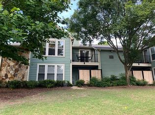 2206 Canyon Point Cir, Roswell, GA 30076