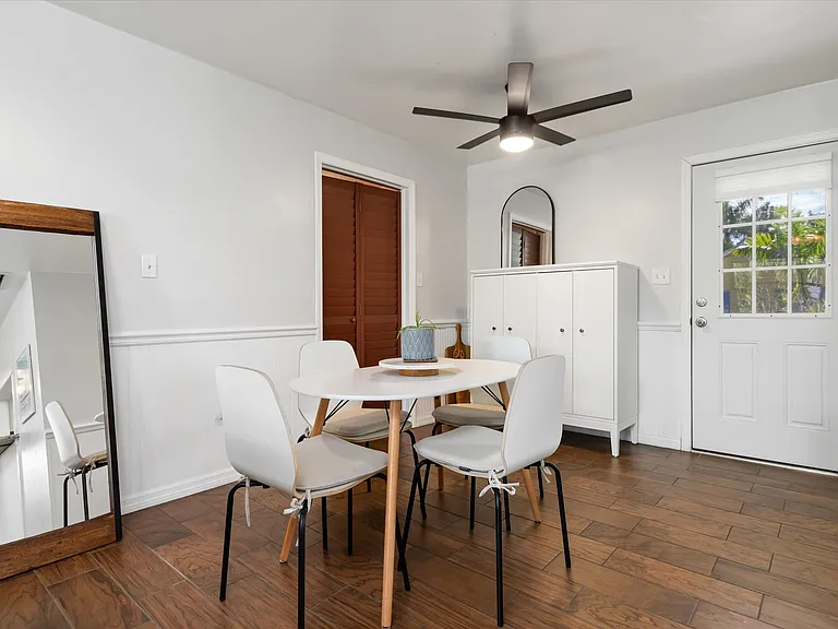 225 W McKenzie St — Photo 31