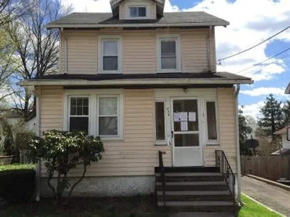 538 Kenwood Pl, Teaneck, NJ 07666