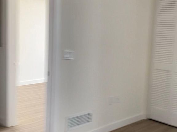5th image of 55 NE 5th St #2621