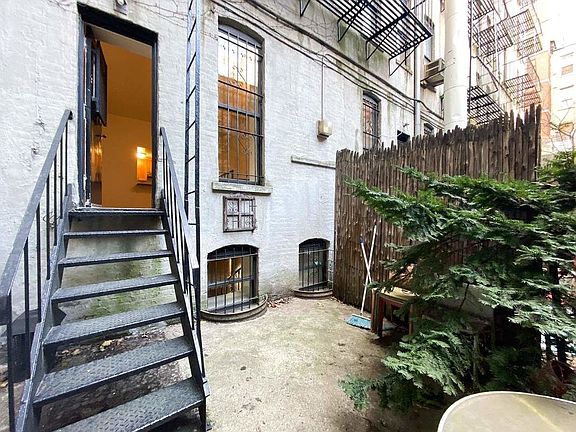 4th image of 307 E 94th St APT B
