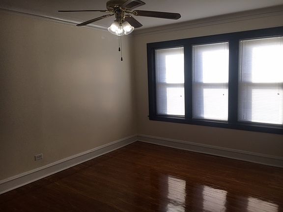 2nd image of 4427 N Ashland Ave #1Z