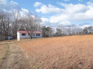 950 Foxfire Rd, Wirtz, VA 24184