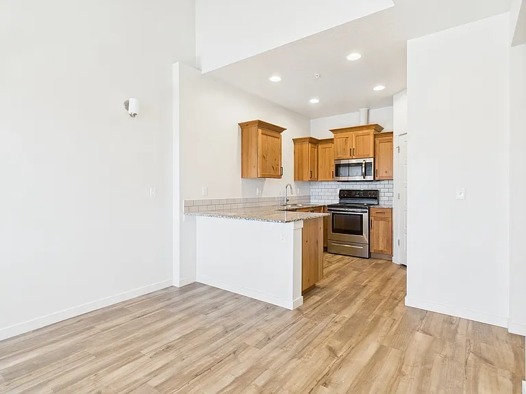Bellevue Towers LLC — Photo 26