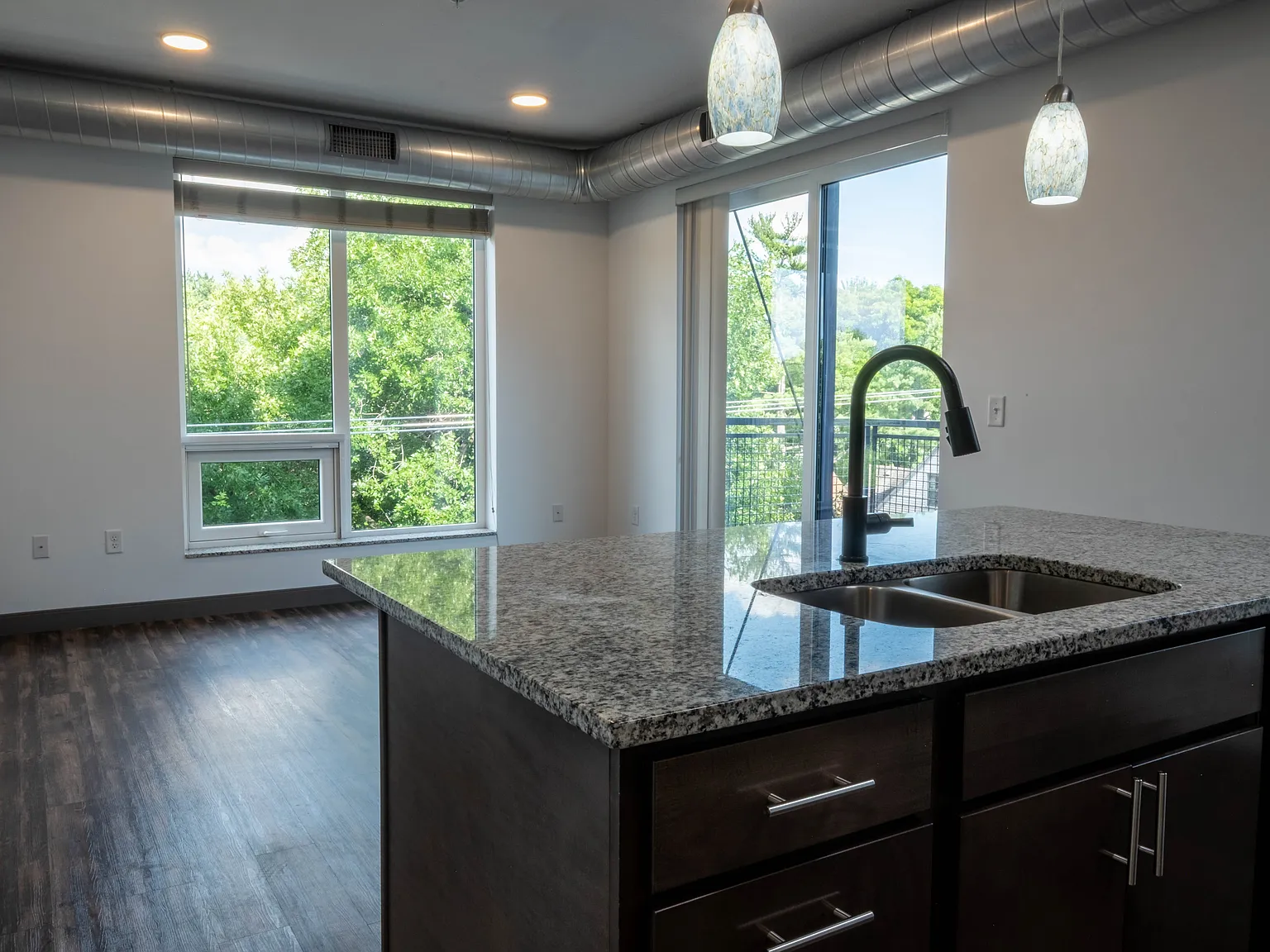 The Pearl Apartments — Photo 1