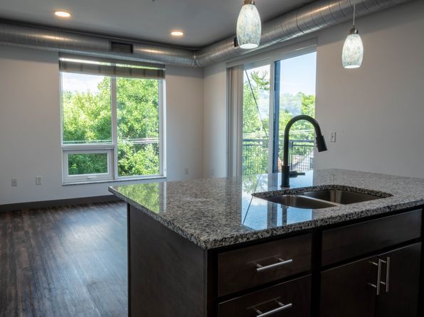 5405 Chicago Ave #203