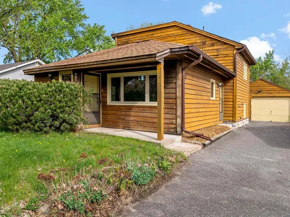 537 Fairmont St NE, Fridley, MN 55432