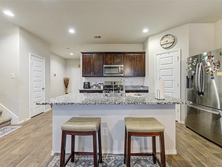 1615 Goose Island Ln — Photo 21