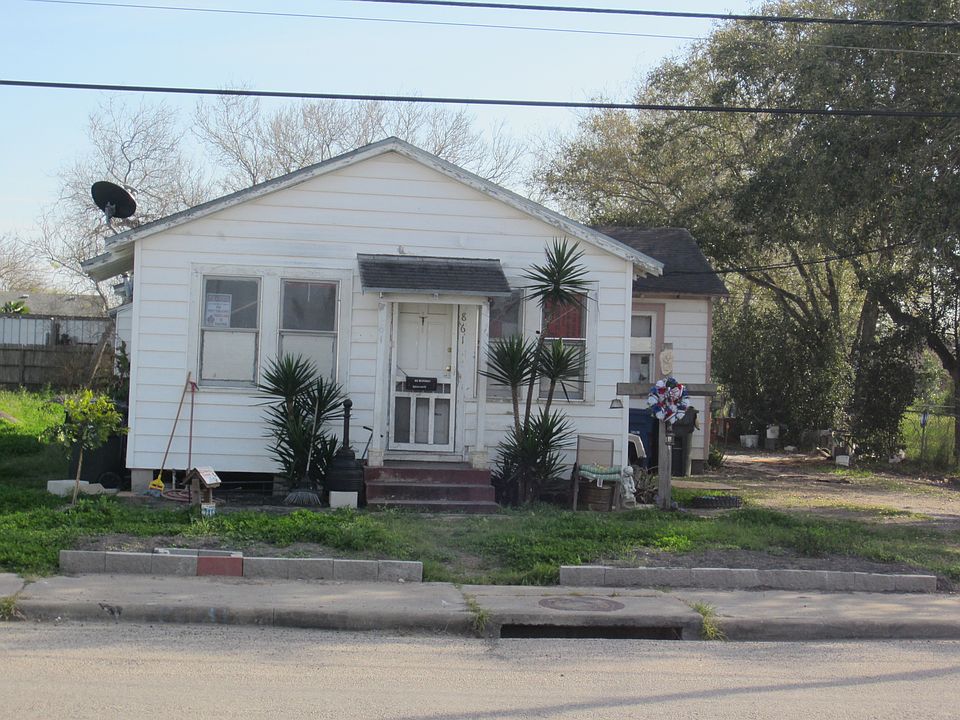 2nd image of 869 W Point Rd