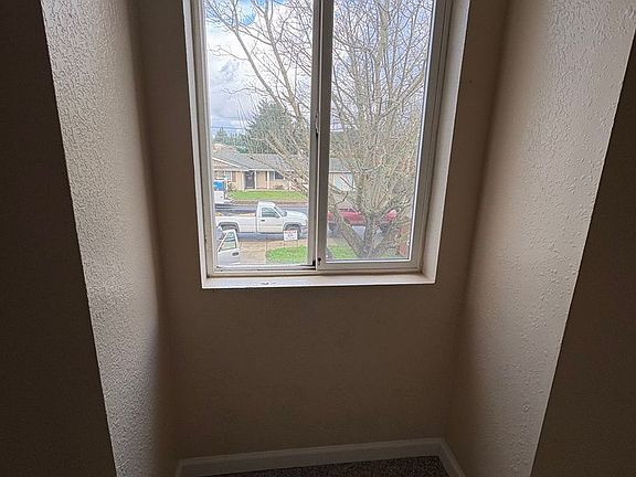 5th image of 1096-1098 W Regis St #97090ee5a