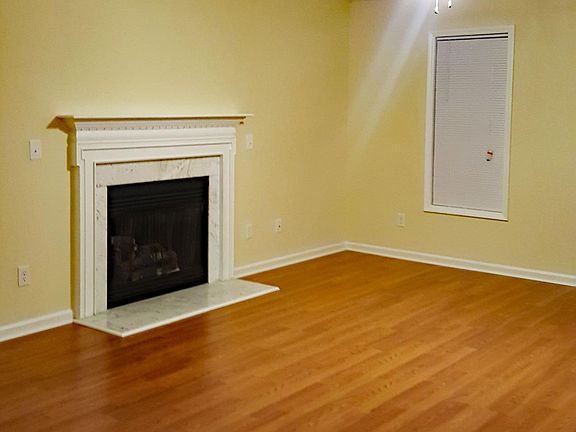 Family Room with Fireplace_1