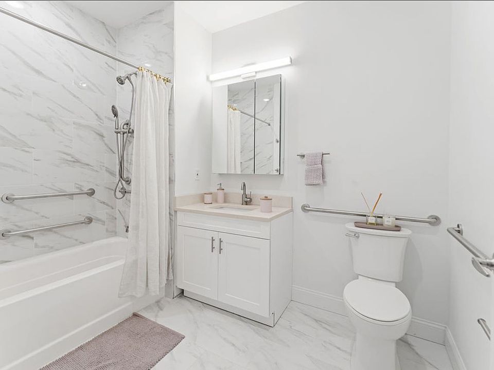 2nd image of 273-283 E Kinney St
