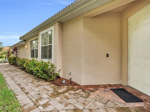 3rd image of 7806 Berkshire Pines Dr