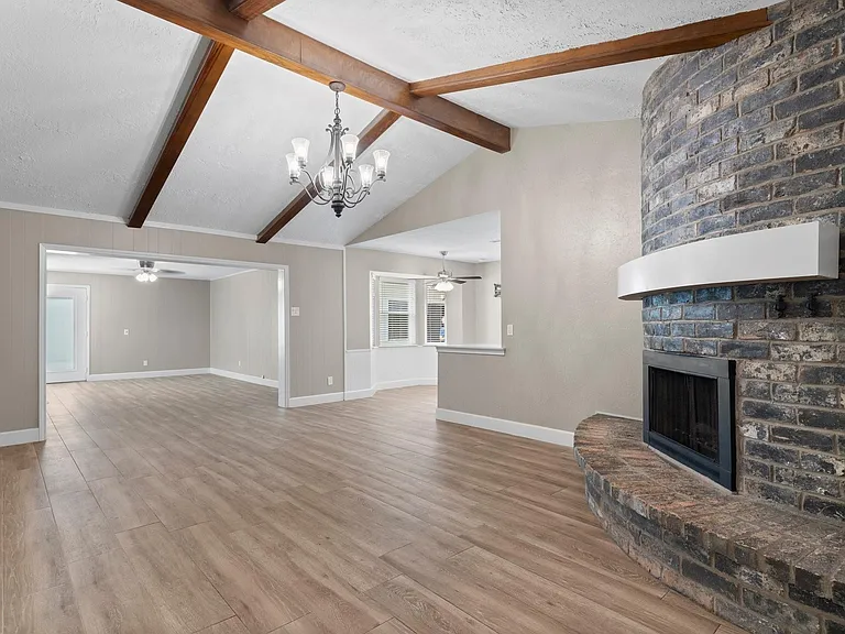 27234 Wells Ln — Photo 5