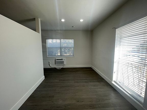 5th image of 215 Menores Ave APT 3