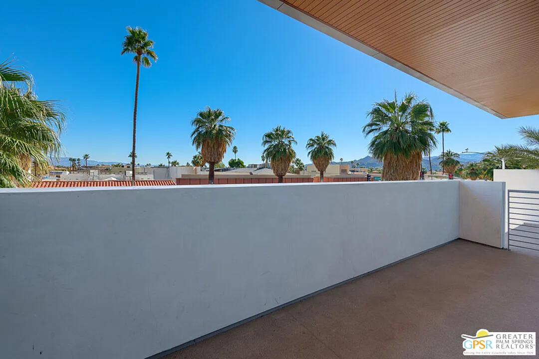 1 bed, 1069 sqft, $3,197 — Photo 4