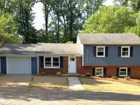 245 Logan Ct, King, NC 27021