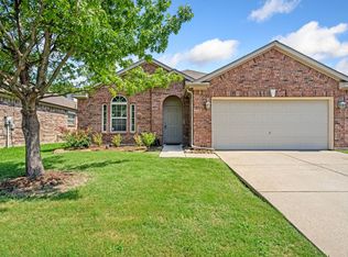 8925 Whirlwind Trl, Crossroads, TX 76227