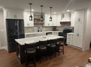 548 6th St, Dover, NH 03820