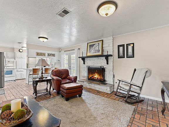 5th image of 15207 Saint Charles St