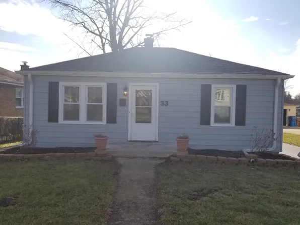 33 E Ardmore Ave, Roselle, IL 60172