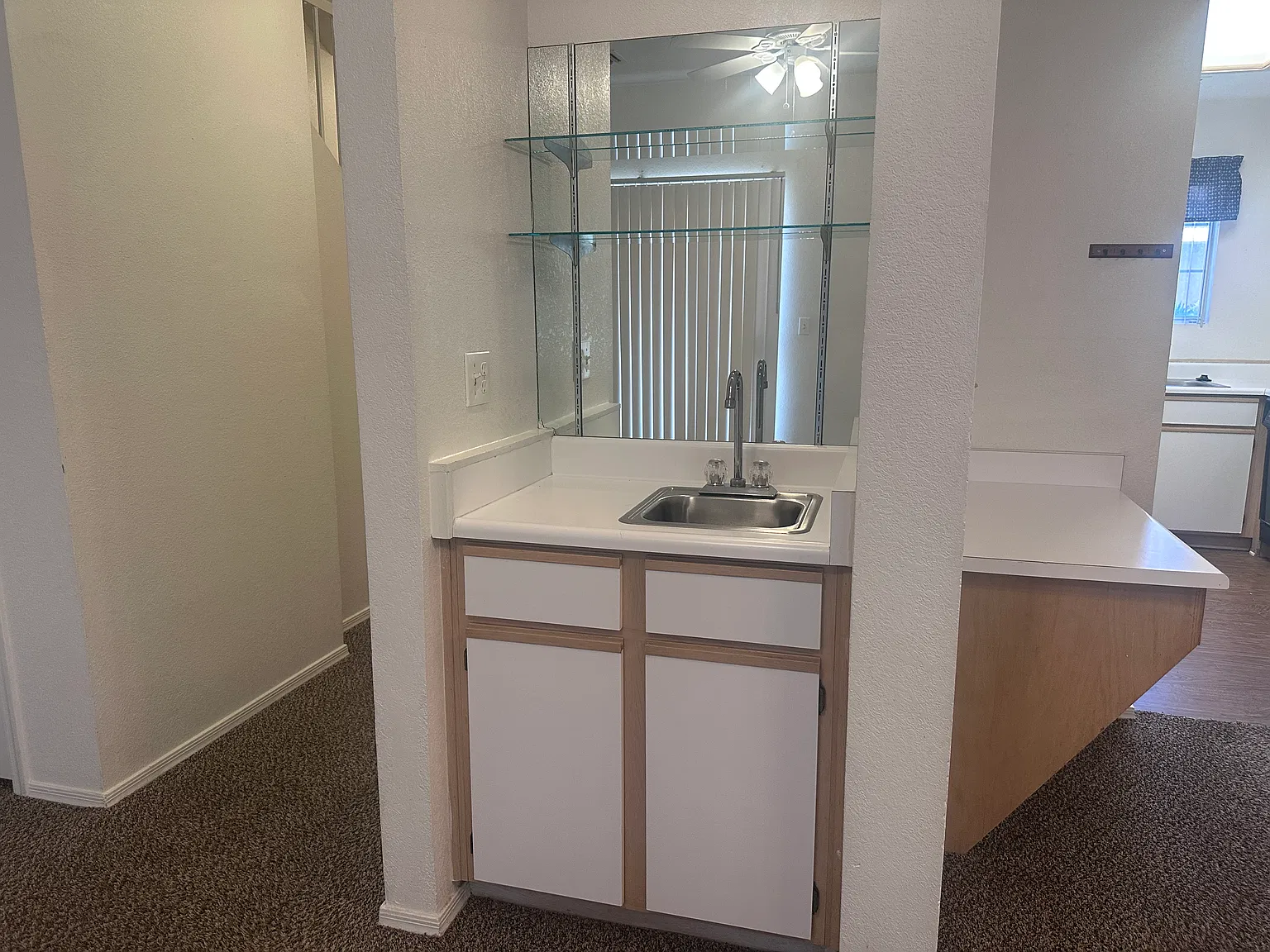 2 bed, 2.5 bath, 1115 sqft, $1,275 — Photo 4