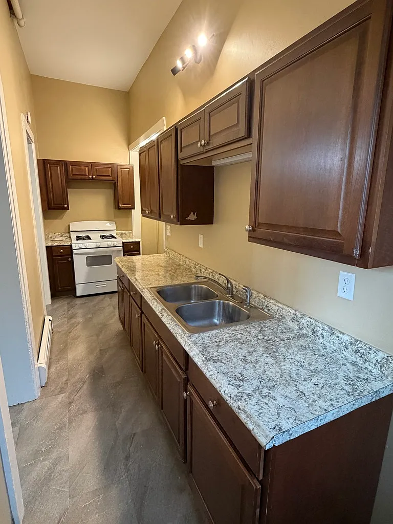Large 2/3-Bed Apartment in Lockport, NYUNIT 1 — Photo 4