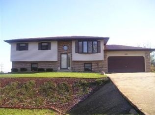 399 Bartz Rd, Valparaiso, IN 46383