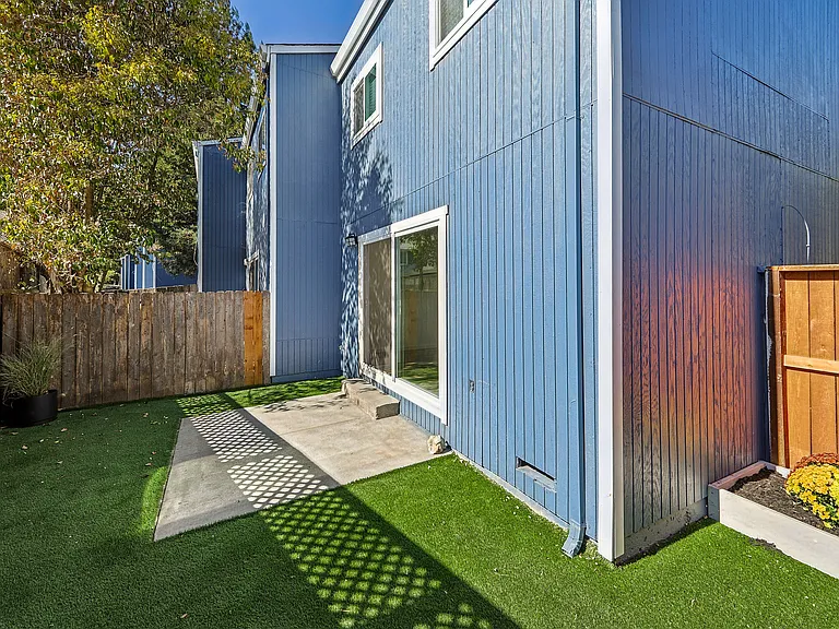 801 Dutton Ave Unit 400-010