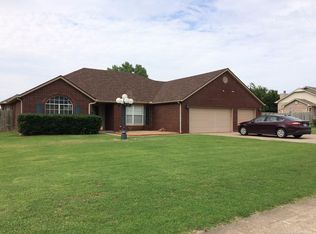 25623 Spring Creek Dr, Broken Arrow, OK 74014