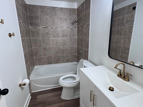 5th image of 1759 Monterey Ct