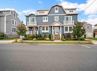 8 N Douglas Ave, Margate, NJ 08402