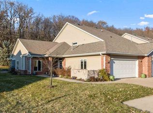 37 Colwyn Ct, Iowa City, IA 52245