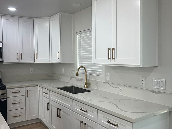 4th image of 3523 Strong St
