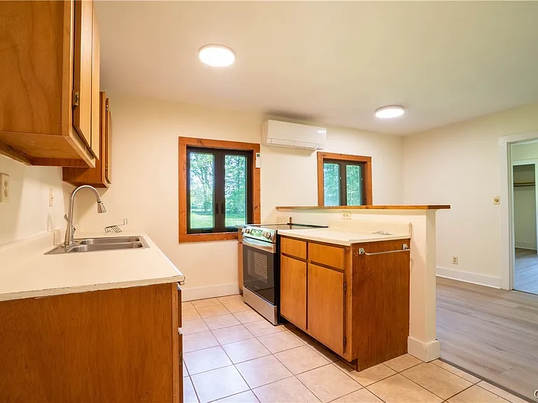 7481 Hoffman Rd — Photo 18