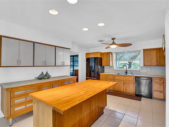 5th image of 4102 Sabal Palm Dr