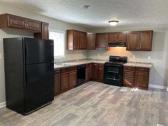 5th image of 2202 Chestnut Log Dr