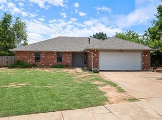 2318 Ripple Creek Ln, Edmond, OK 73012